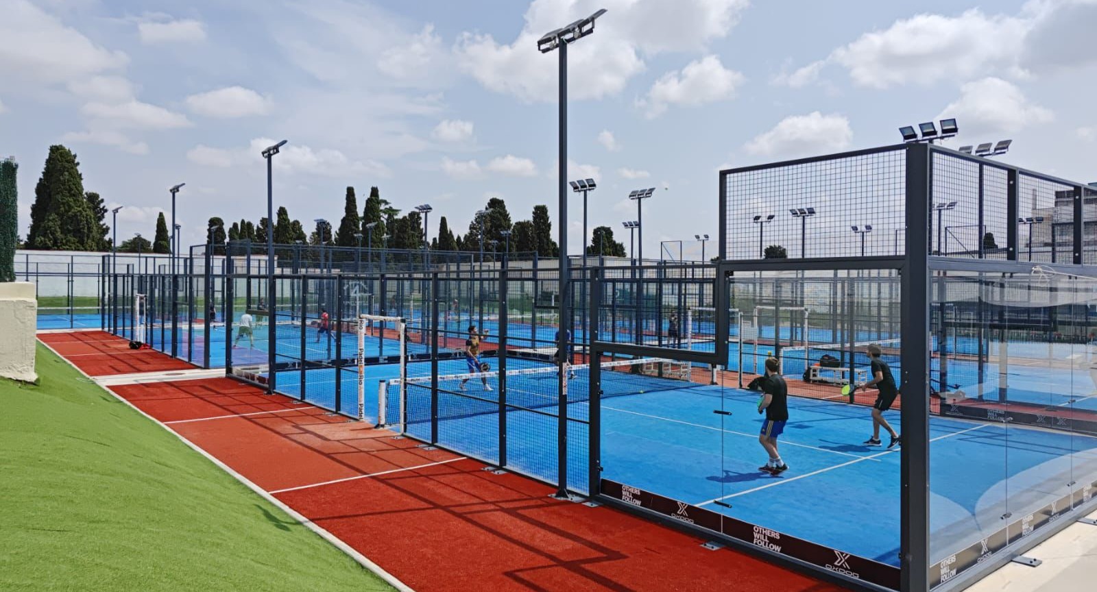 Group photo padel trip Madrid with Francois & vrienden